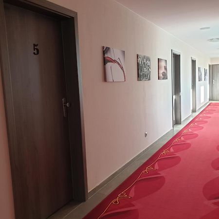 Kmk Penzion Lednicke Rovne المظهر الخارجي الصورة