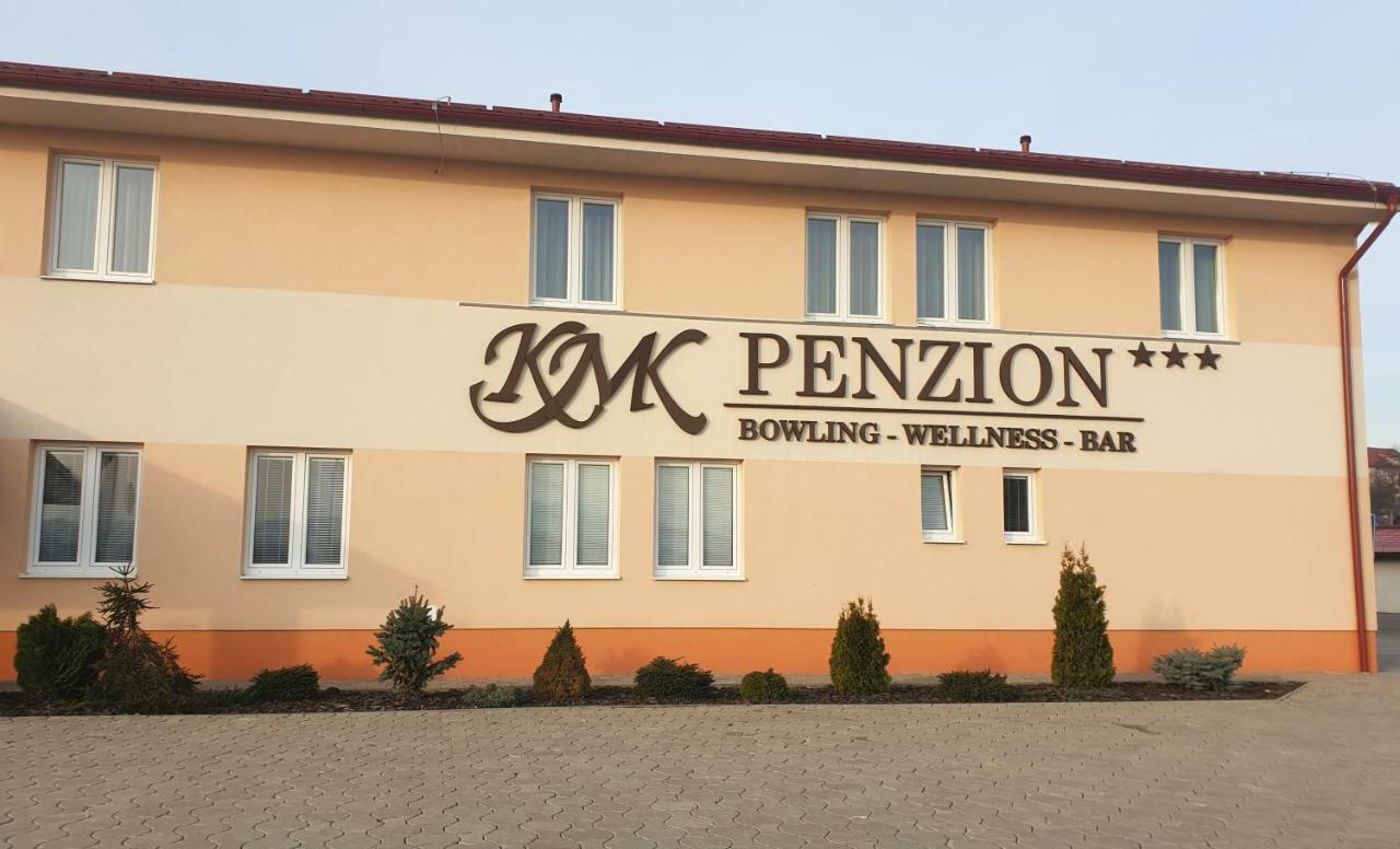 Kmk Penzion Lednicke Rovne المظهر الخارجي الصورة